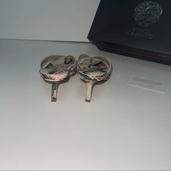 Vince Camuto Snake Skin Pattern Saresta Thong Sandal New In Box - Picture 6 of 14